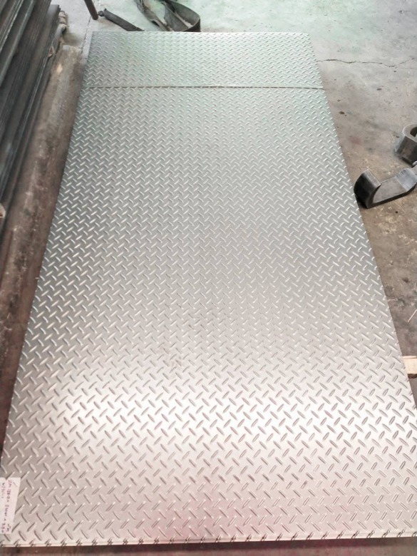 จำหน่ายแผ่นเหล็กลายกันลื่น หาดใหญ่